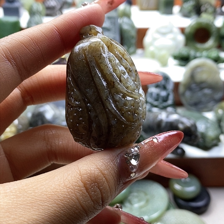 和田玉颈饰未镶嵌