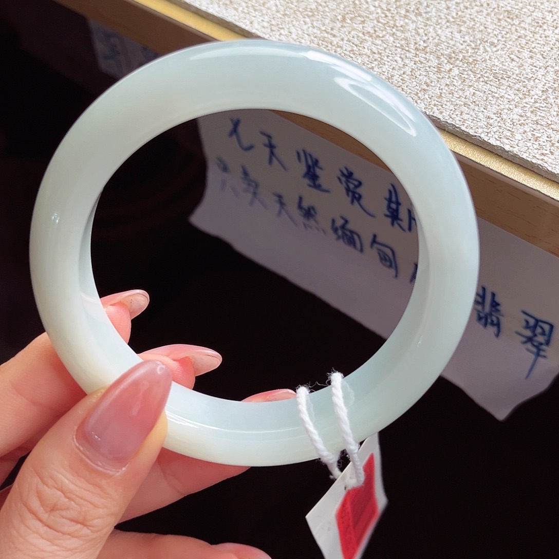 翡翠未镶嵌手镯手镯