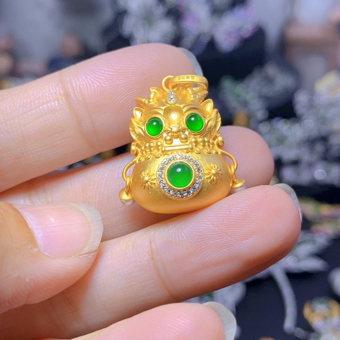翡翠银S925镶嵌耳饰天然翡翠