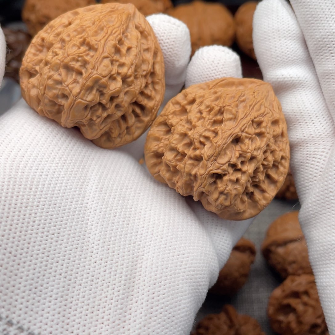 文玩核桃把件43.5全品虎头王