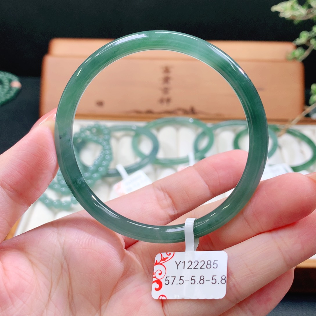 翡翠未镶嵌手镯天然