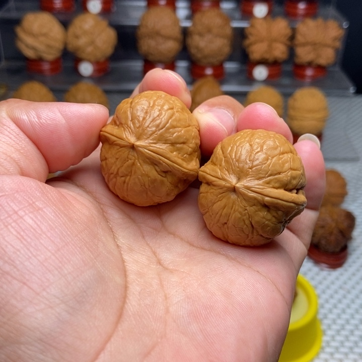 文玩核桃把件铁西瓜26