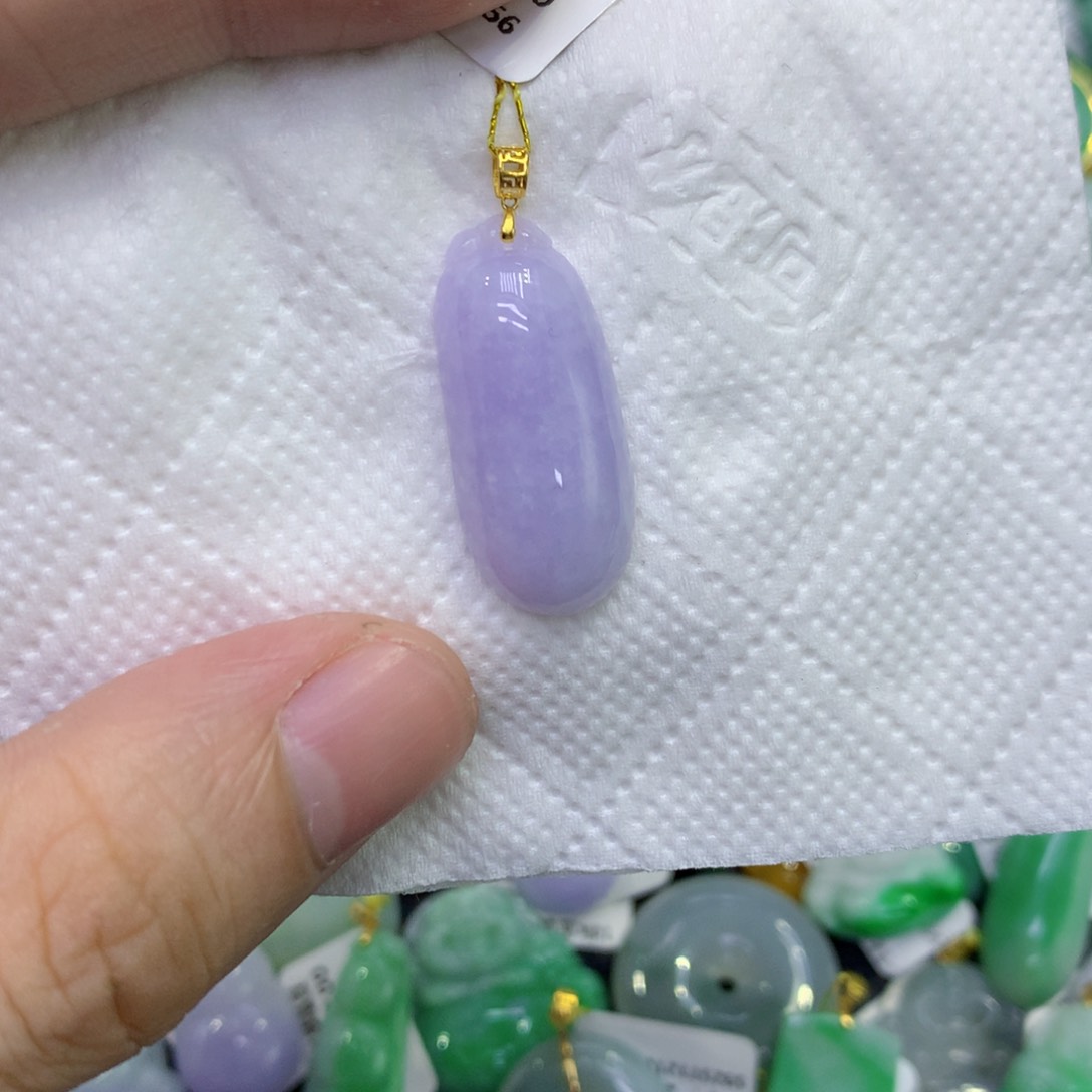 颈饰18K金镶嵌翡翠