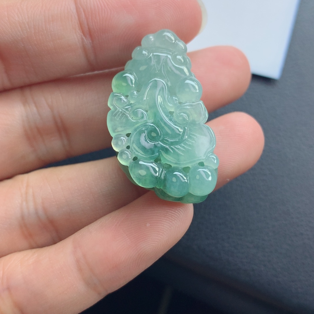翡翠颈饰未镶嵌貔貅