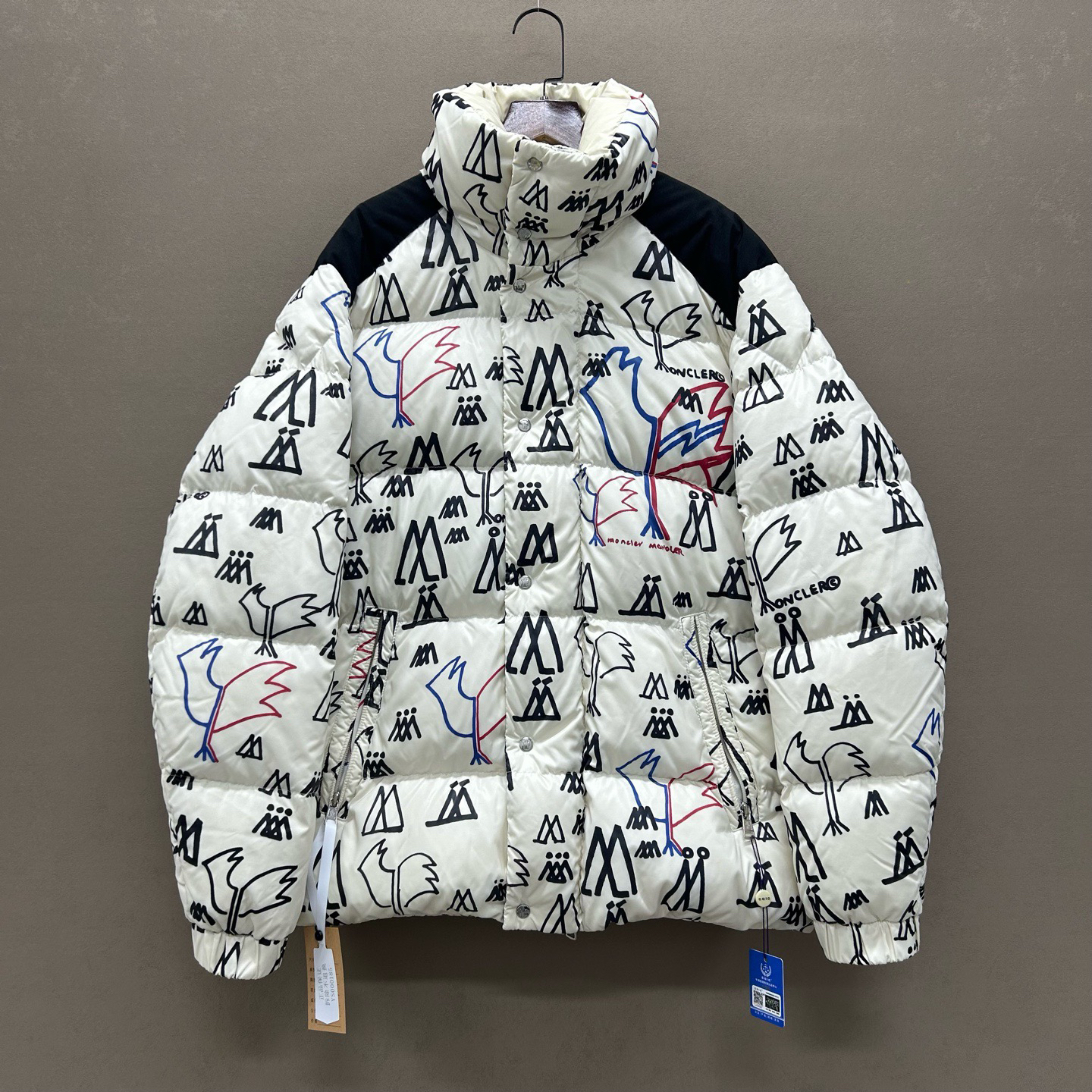 99新 MONCLER 白色满印涂鸦花色羽绒服 2码 ys000185