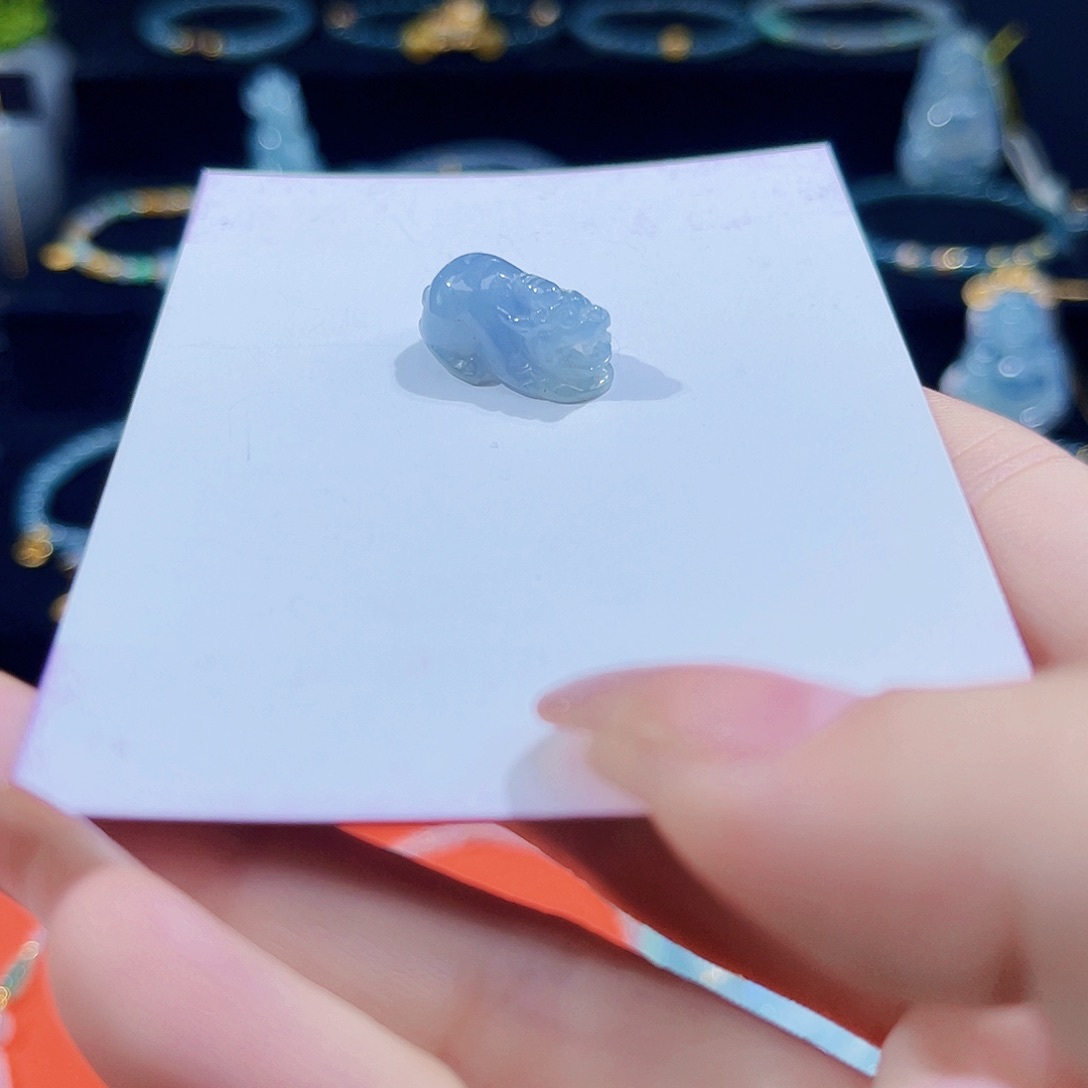 翡翠裸石缅料紫貔貅