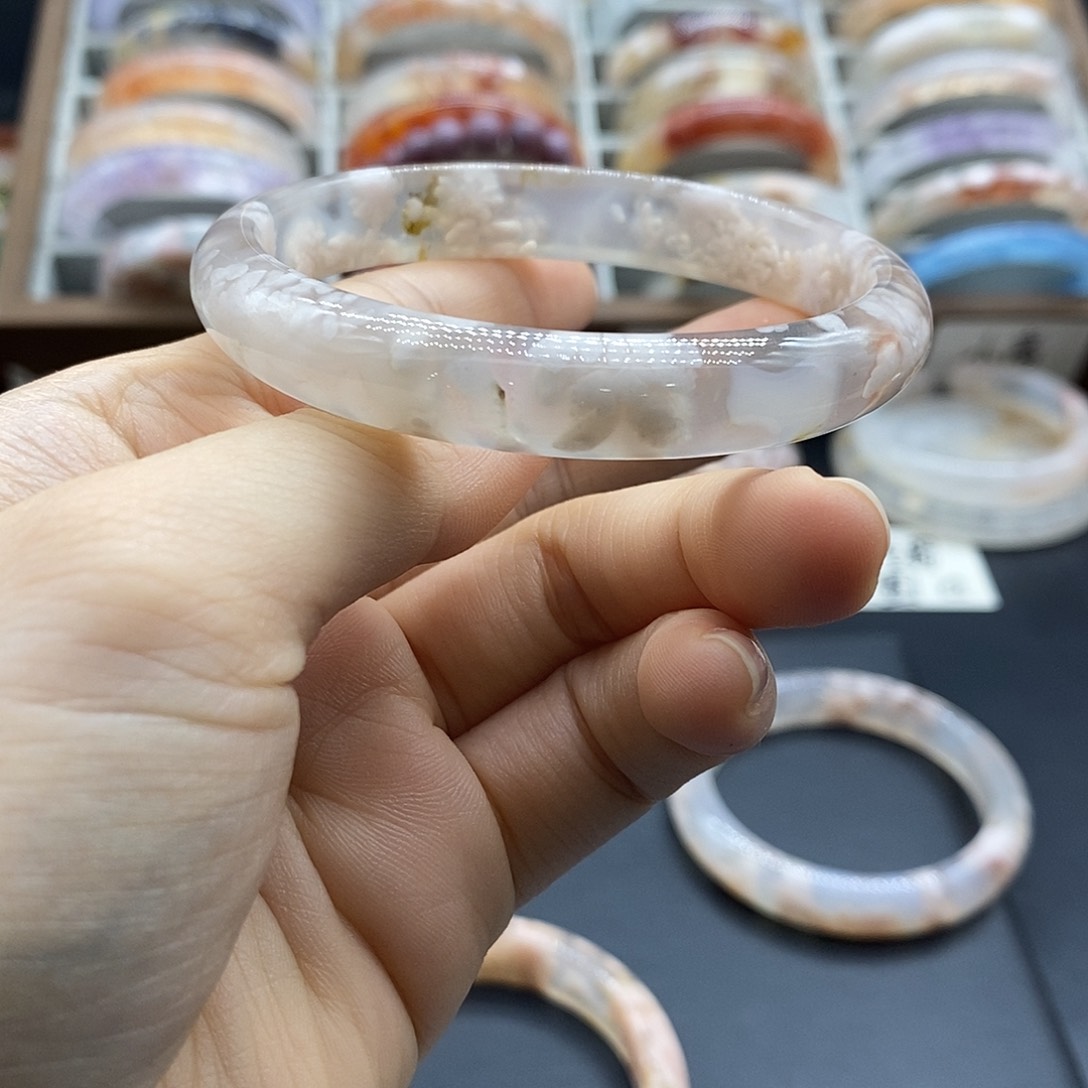 玛瑙/玉髓手镯未镶嵌是**啊