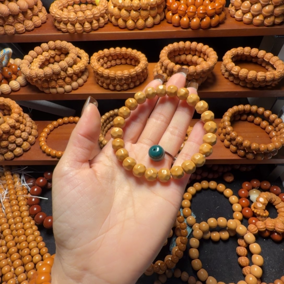 笑***佛猴头核桃吊坠奶酪