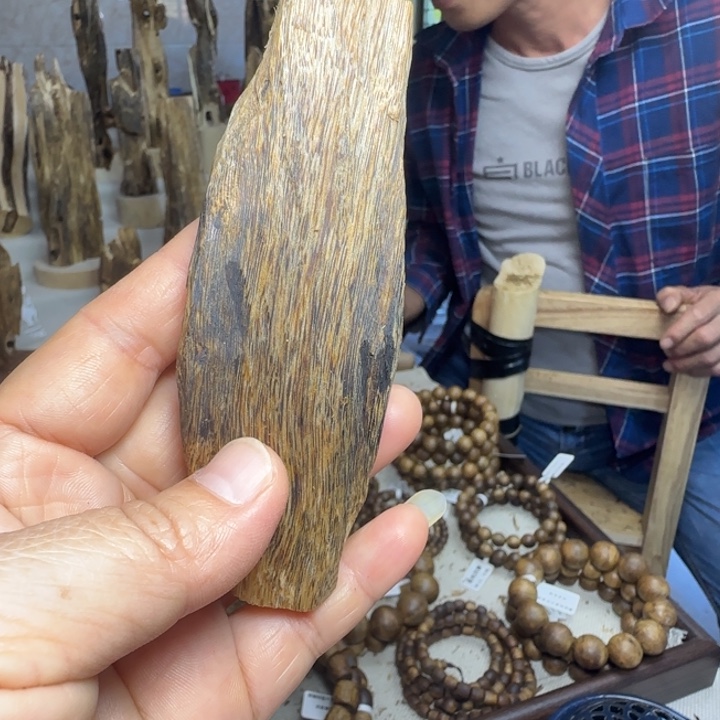 沉香碎屑沉香30克