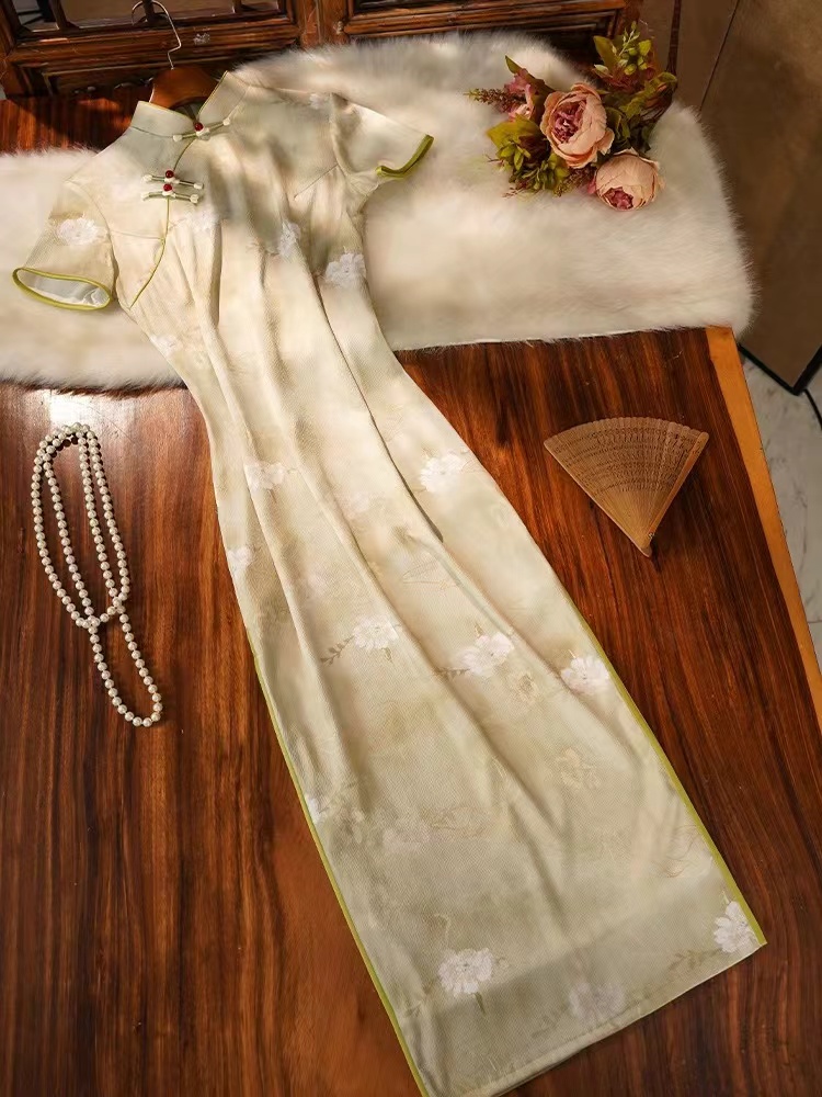 650-绿色 茶花 素板 改良 旗袍