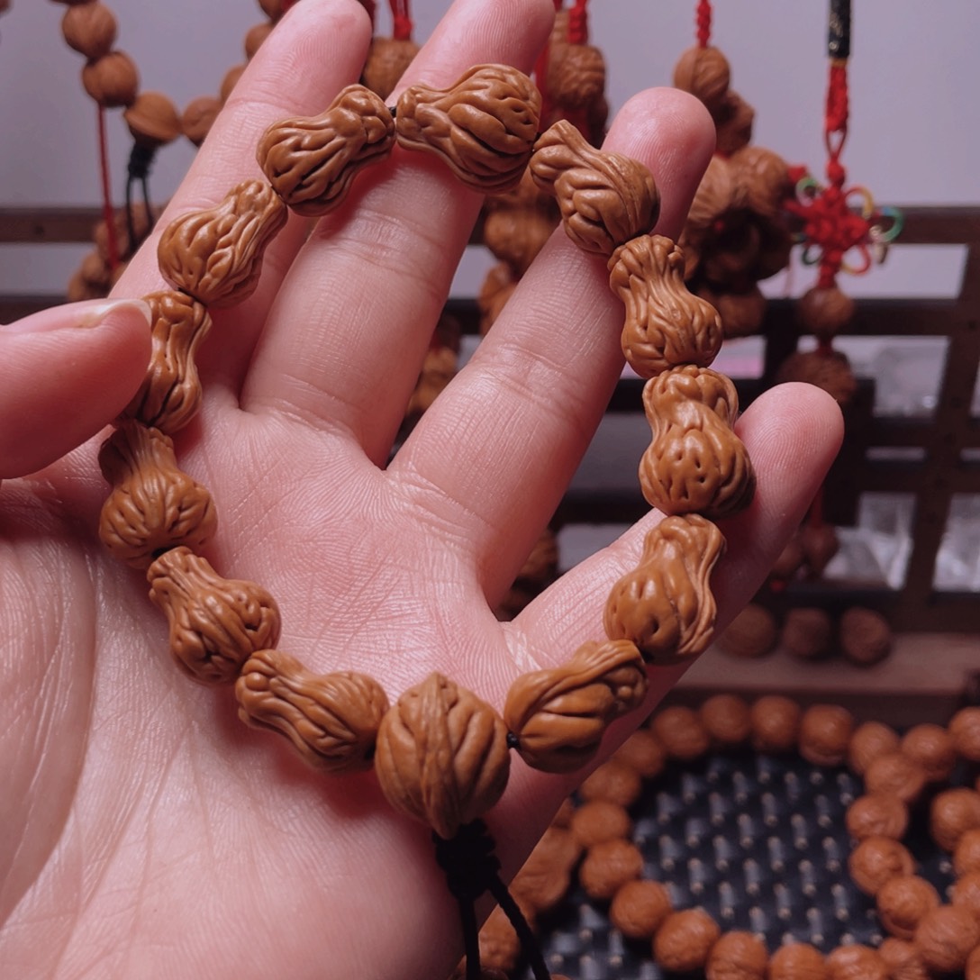 木质类龙纹桃枭手持