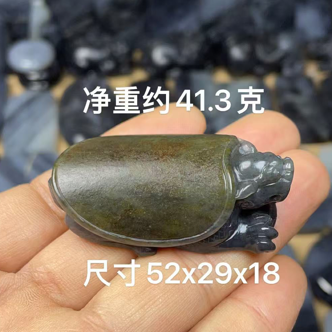 天然和田玉籽 料青花手工巧雕龙龟吊坠挂件小手把件