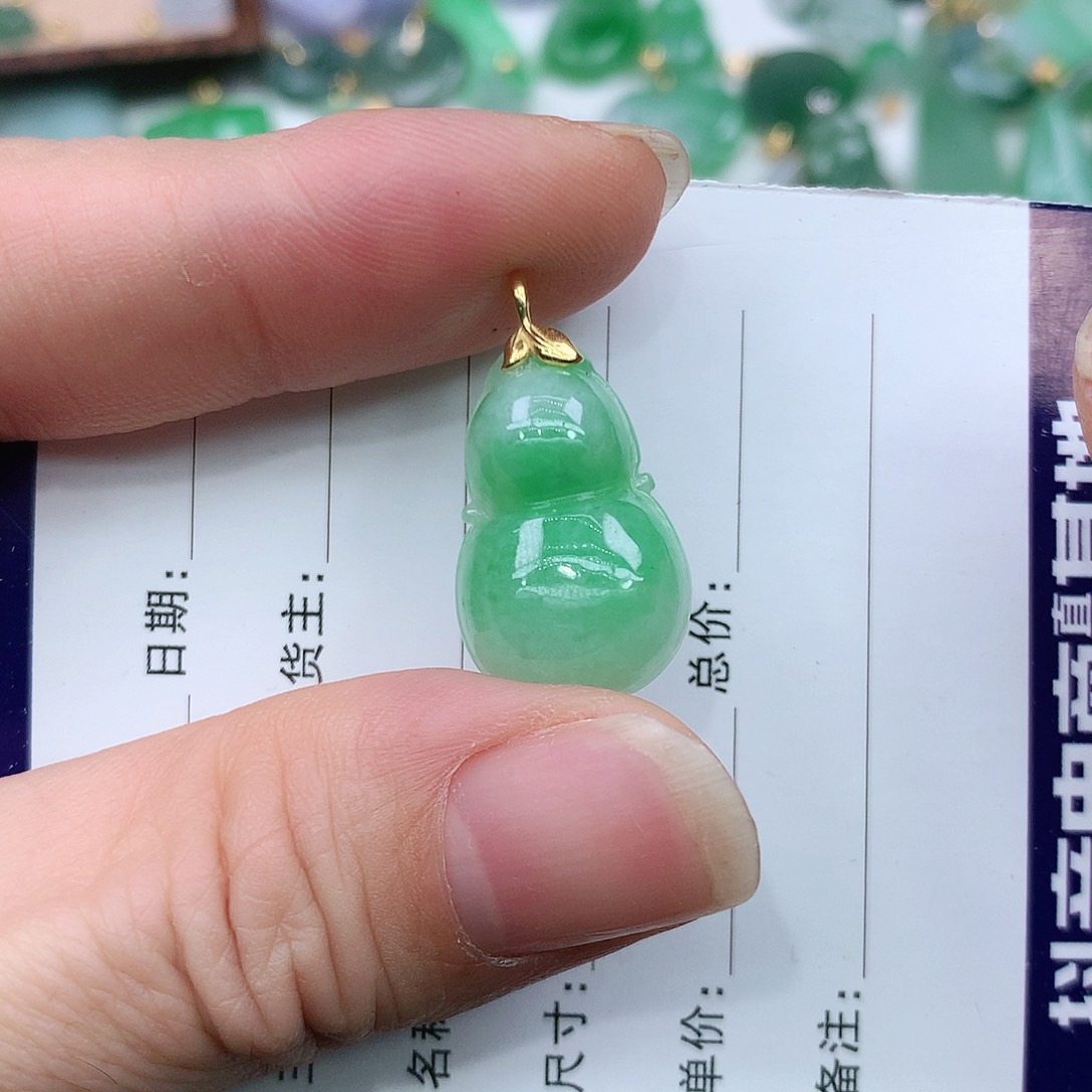 翡翠吊坠(不含链)18K金镶嵌