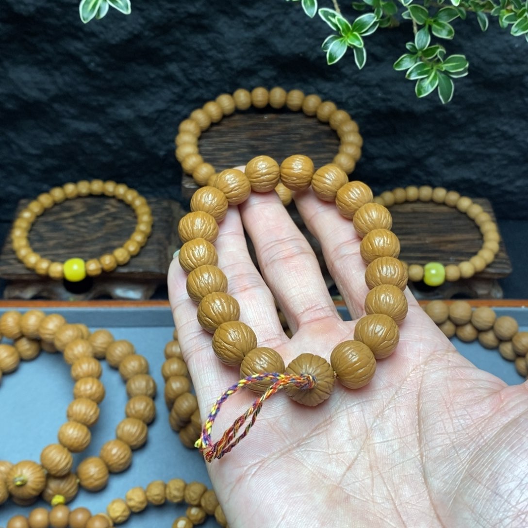 小***峰手串猴头核桃聚宝盆