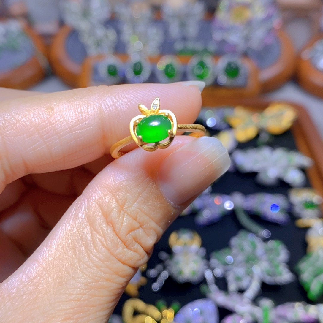 翡翠颈饰银S925镶嵌天然翡翠