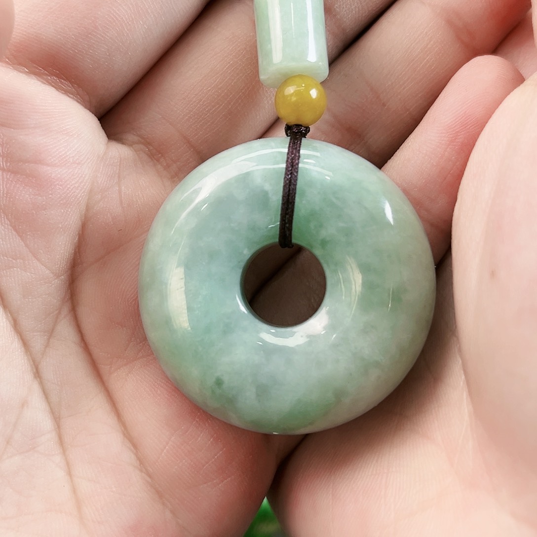 翡翠颈饰未镶嵌吊坠