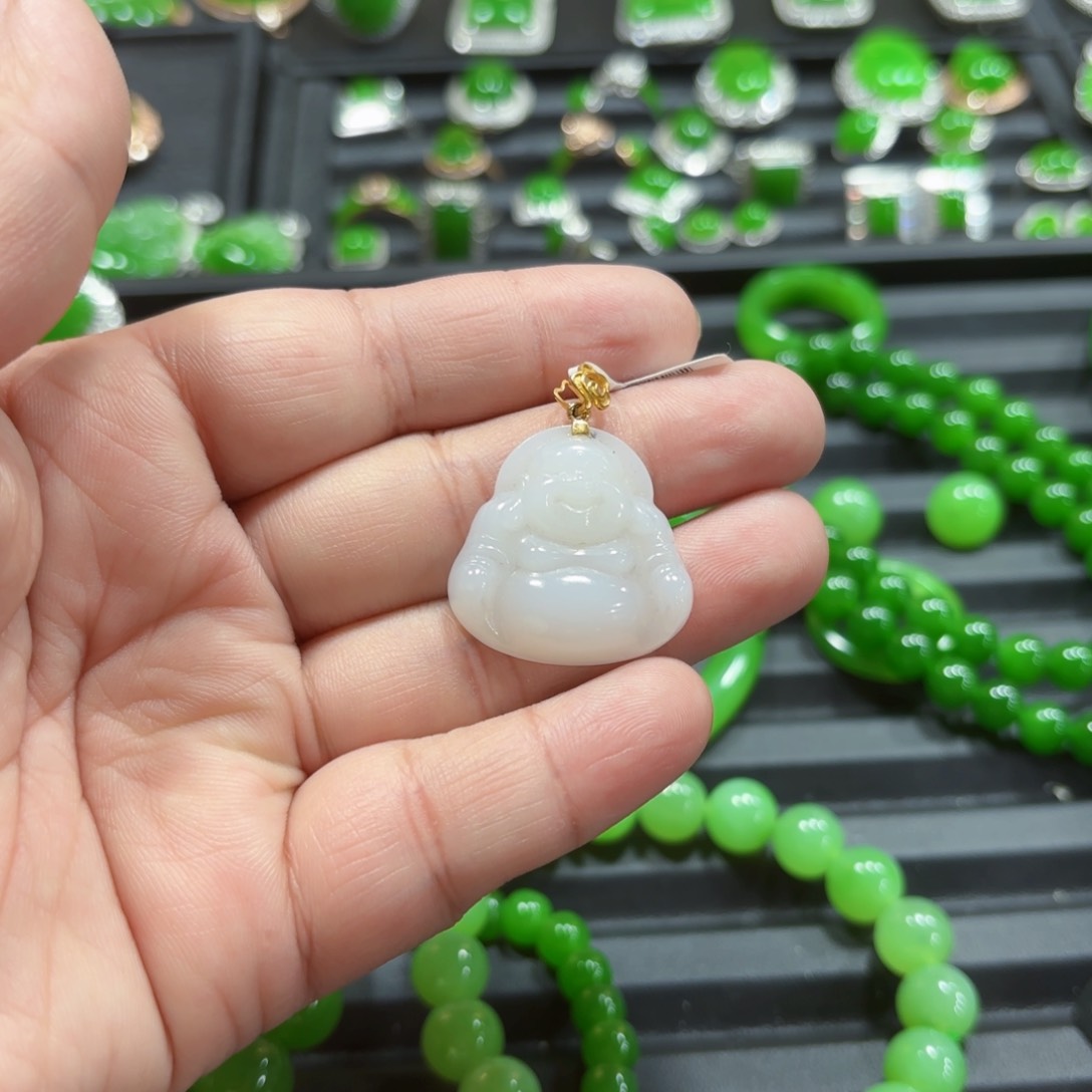 和田玉吊坠18K金镶嵌王*鑫