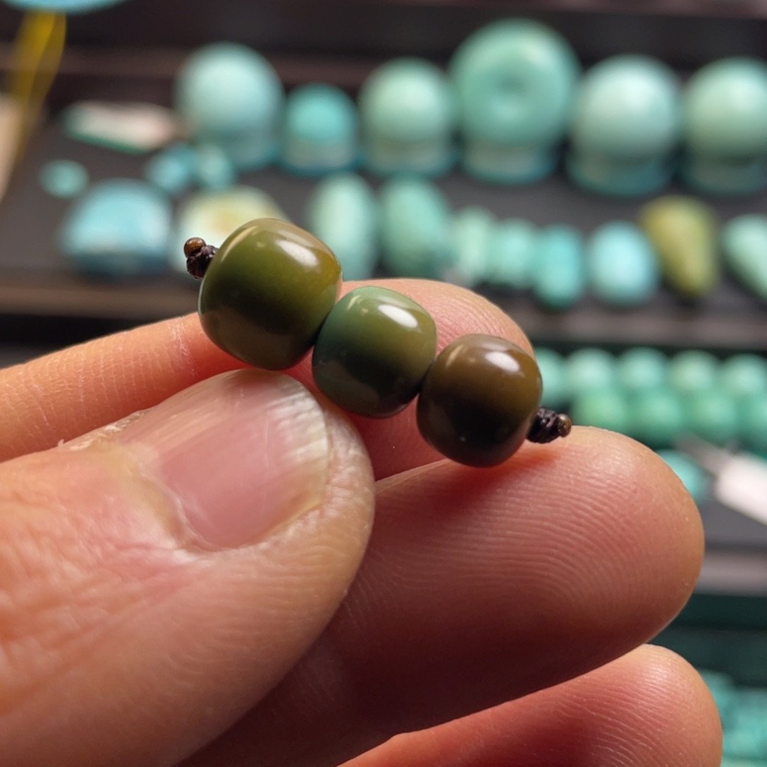 绿松石颈饰未镶嵌