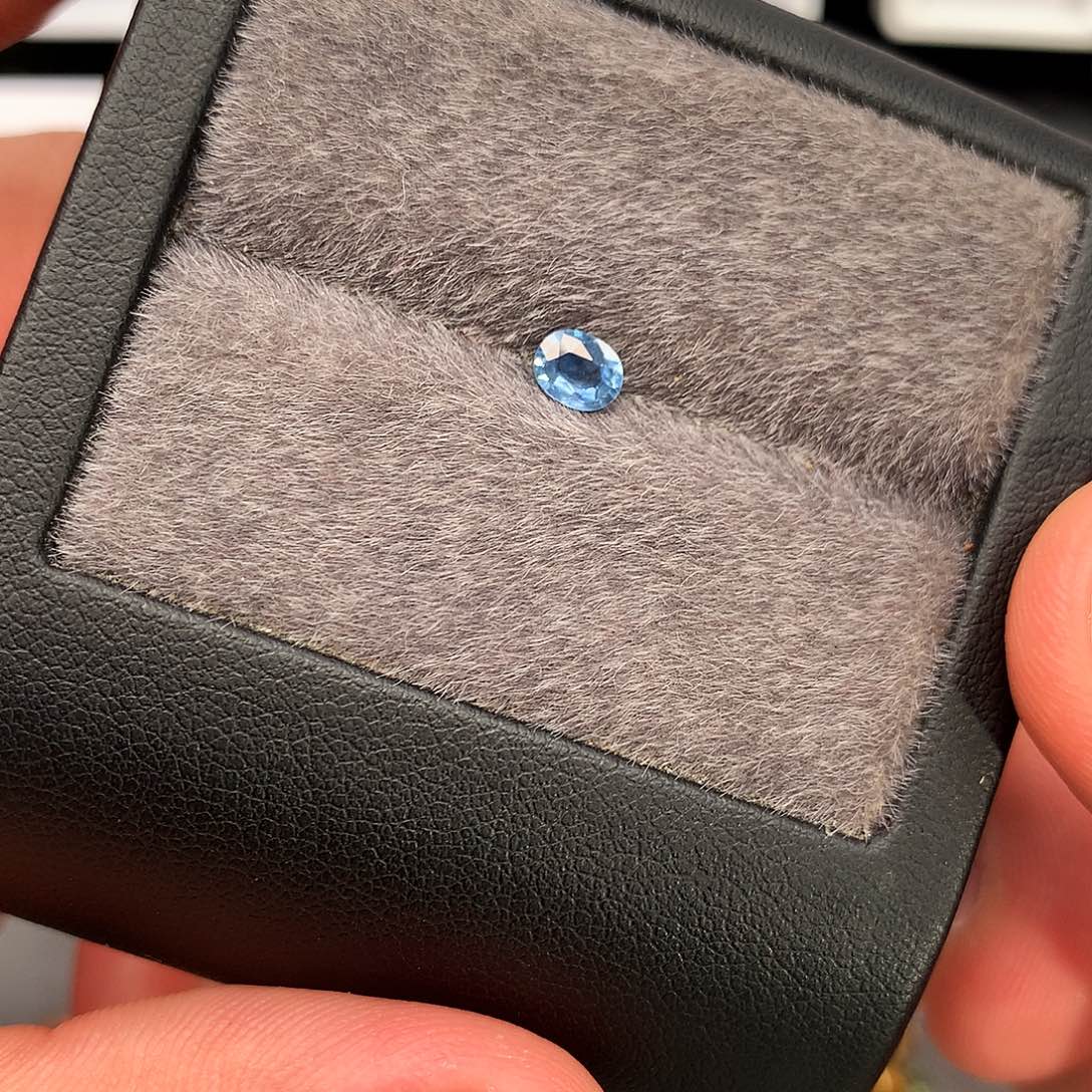 蓝宝石裸石0.56/29.9