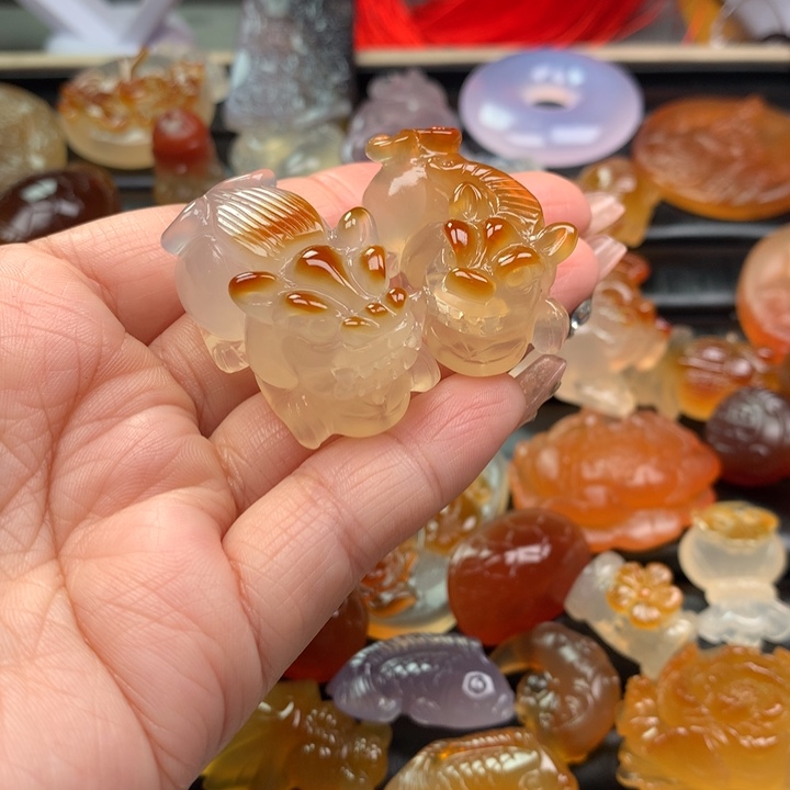 玛瑙/玉髓颈饰未镶嵌?****由