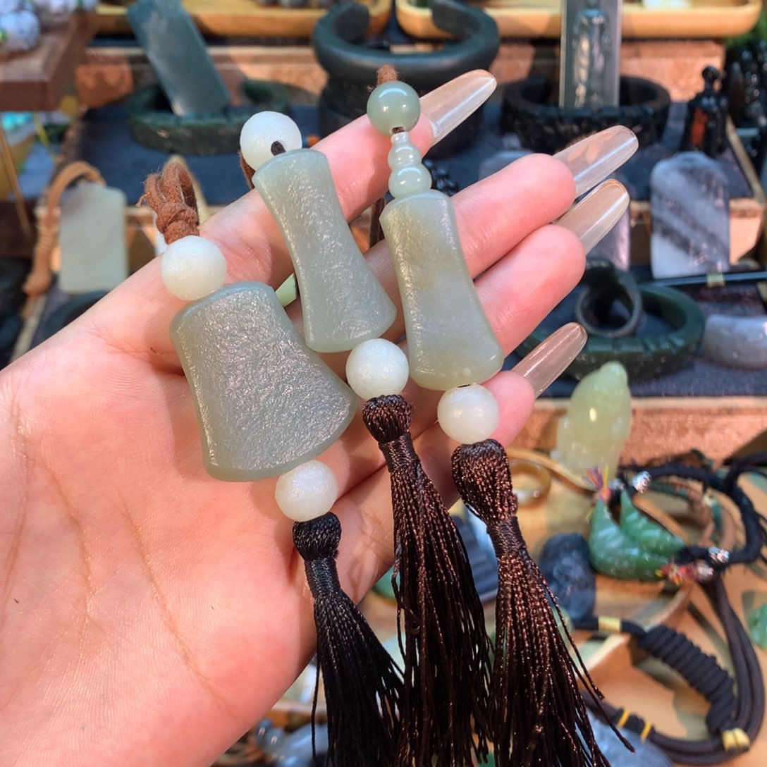 和田玉（糖玉）未镶嵌挂件