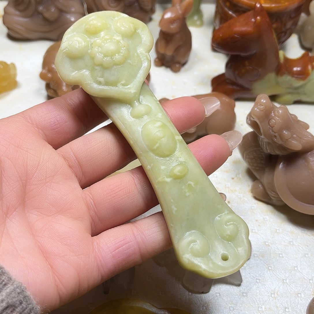白玉菩提吊坠白玉菩提吊坠