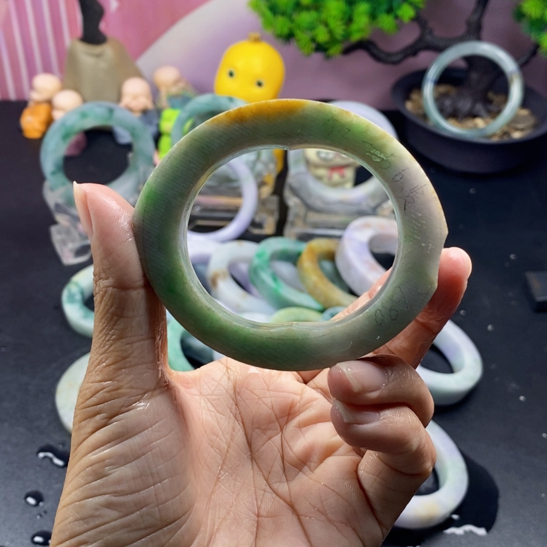 定制翡翠未镶嵌翡翠手镯