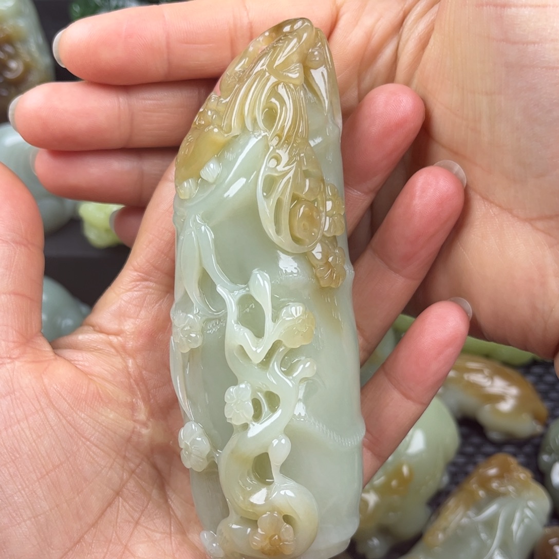 海***色和田玉未镶嵌把件