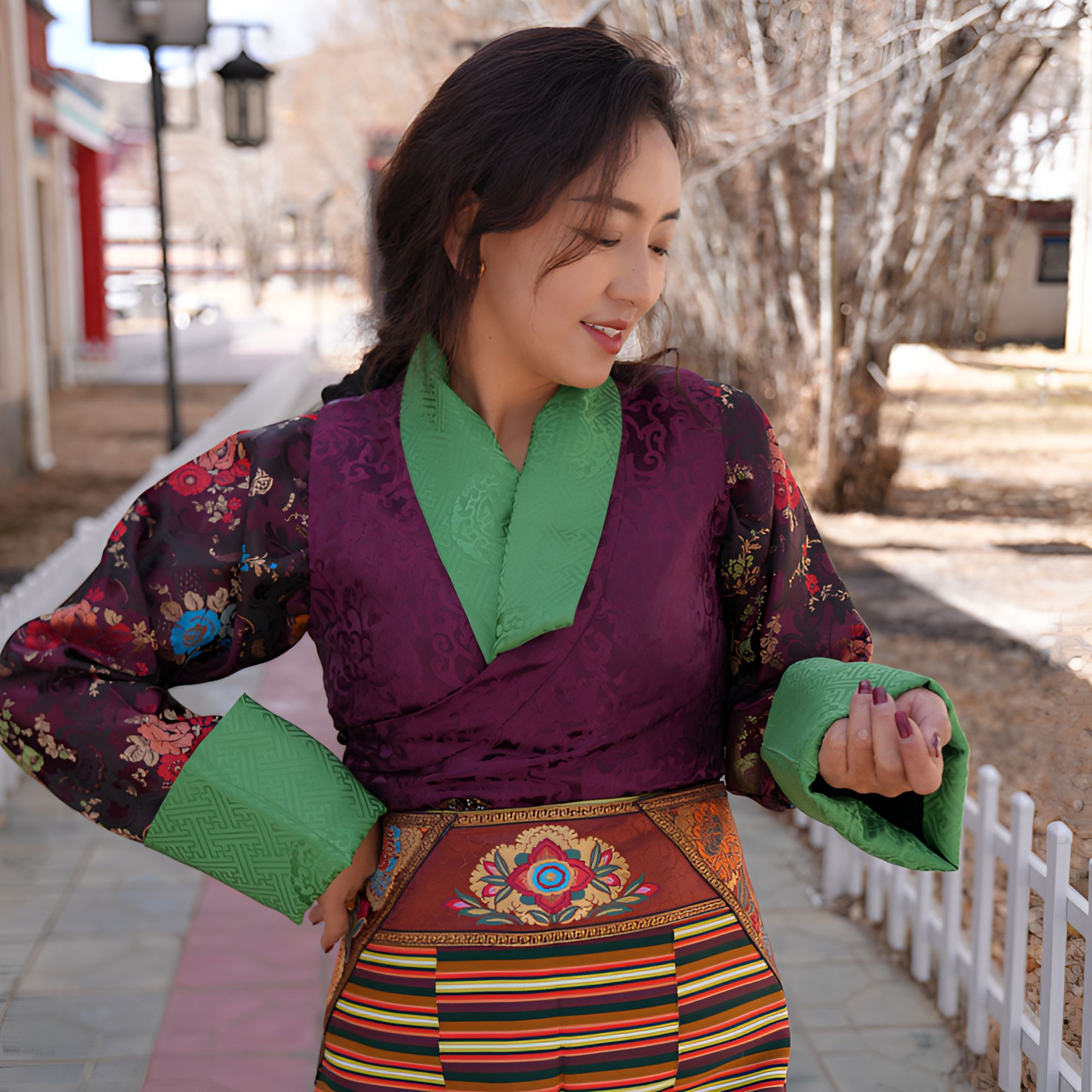 民族服装缎面藏袍拉萨服四季款民族风藏式女款传统好看更美丽