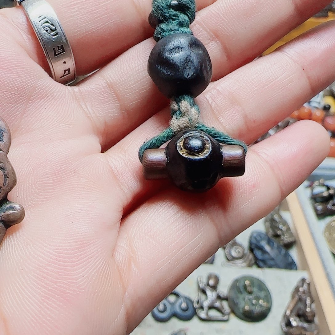 沉***孩牌…………………………………………