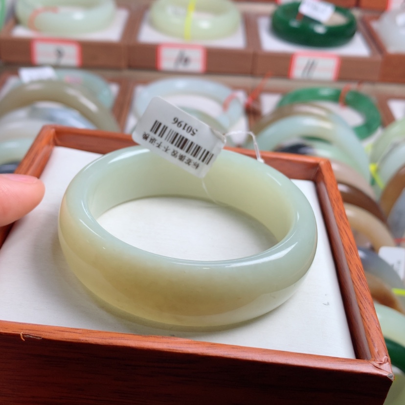 【闪购商品】和田玉手镯未镶嵌53