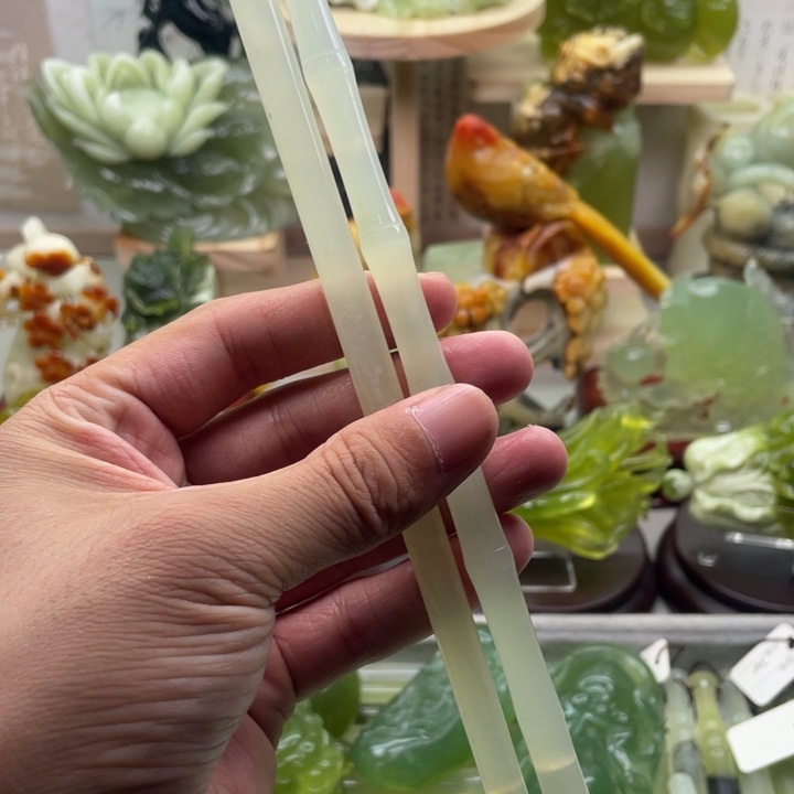 扎***心蛇纹石玉未镶嵌四大名玉毛笔
