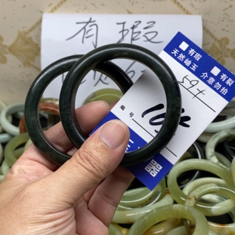 未镶嵌蛇纹石玉手镯