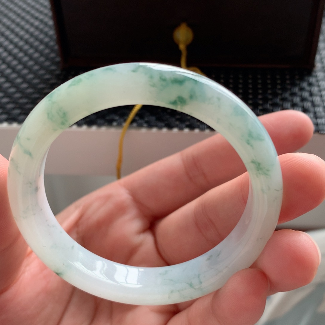 翡翠手镯未镶嵌壹***51圈口