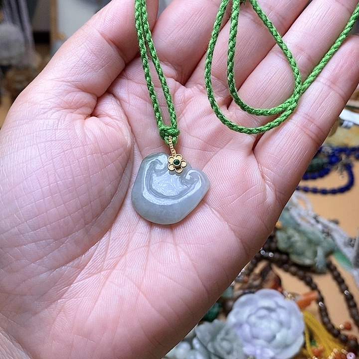 翡翠颈饰未镶嵌如意一套51