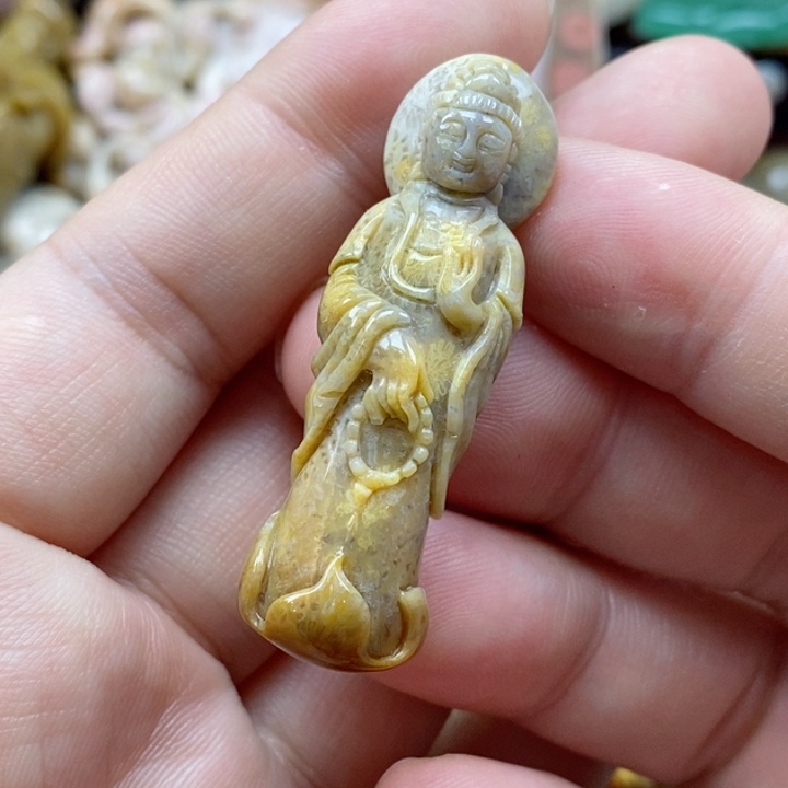 硅化珊瑚（珊瑚玉）颈饰未镶嵌