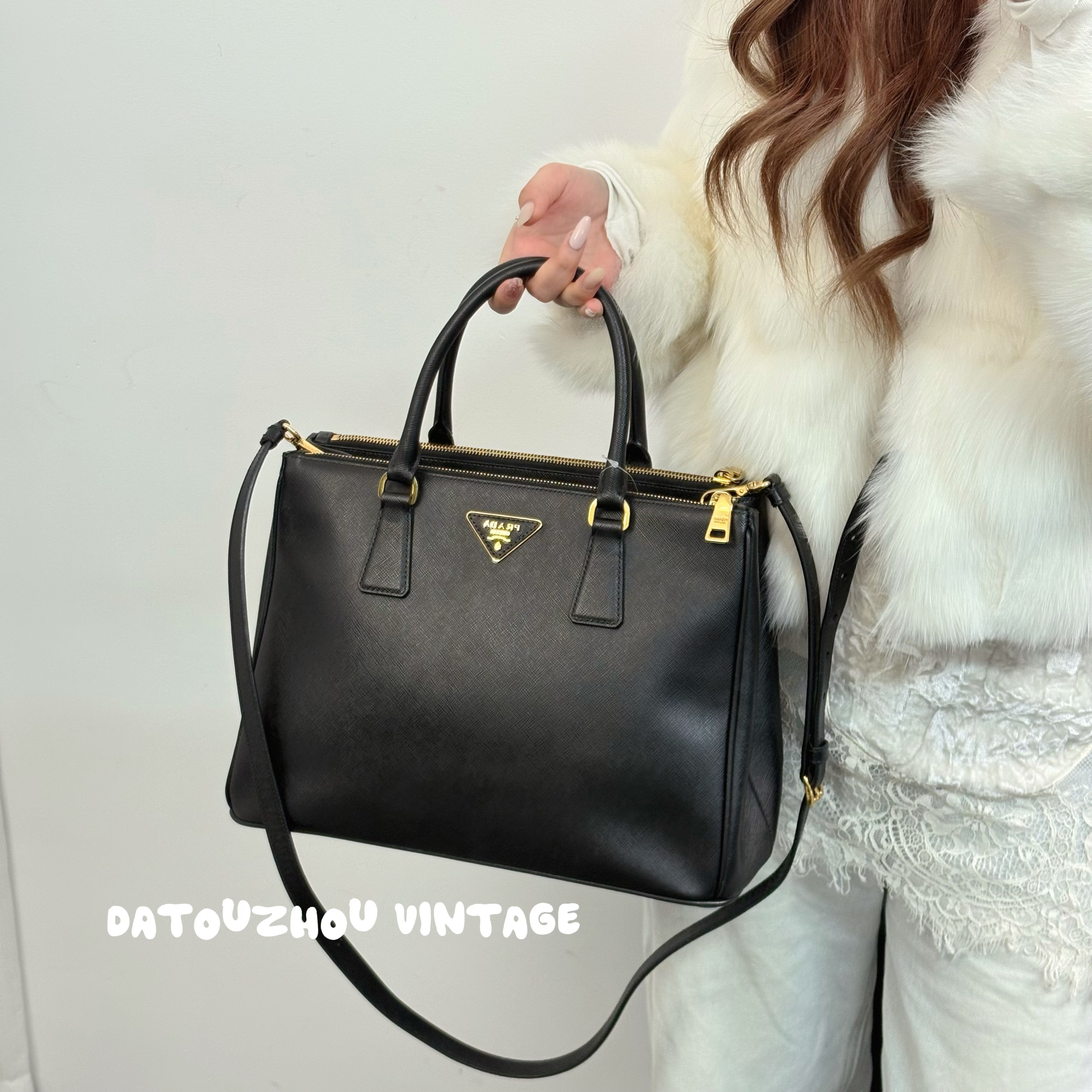 95新 Prada/普拉达 黑金杀手手提斜挎包 jc