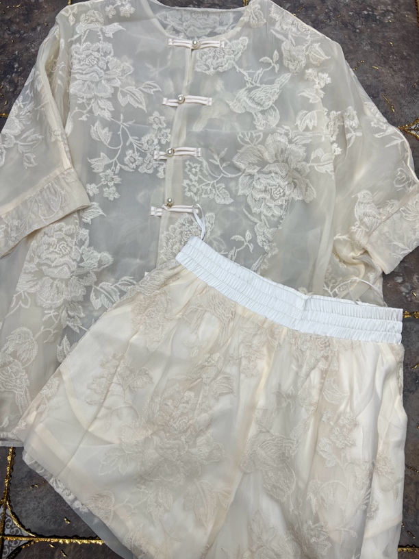 凤起玉鸣 重工满袖套装