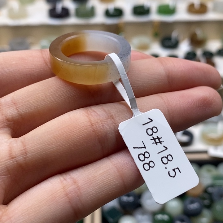 和田玉未镶嵌戒指