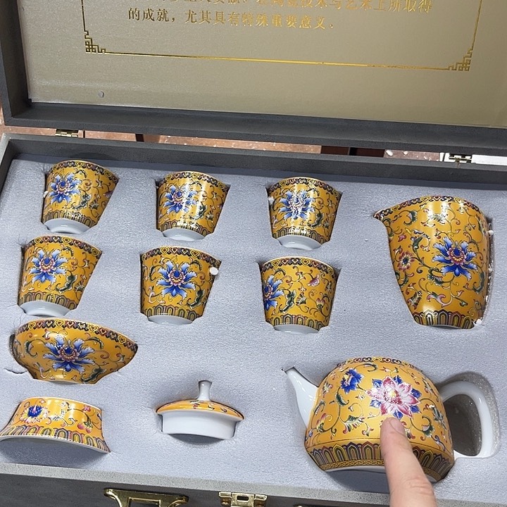孤品茶具。                 