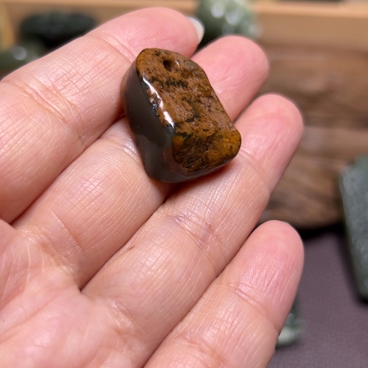 清***楚岫岩河磨玉（透闪石质玉）未镶嵌颈饰