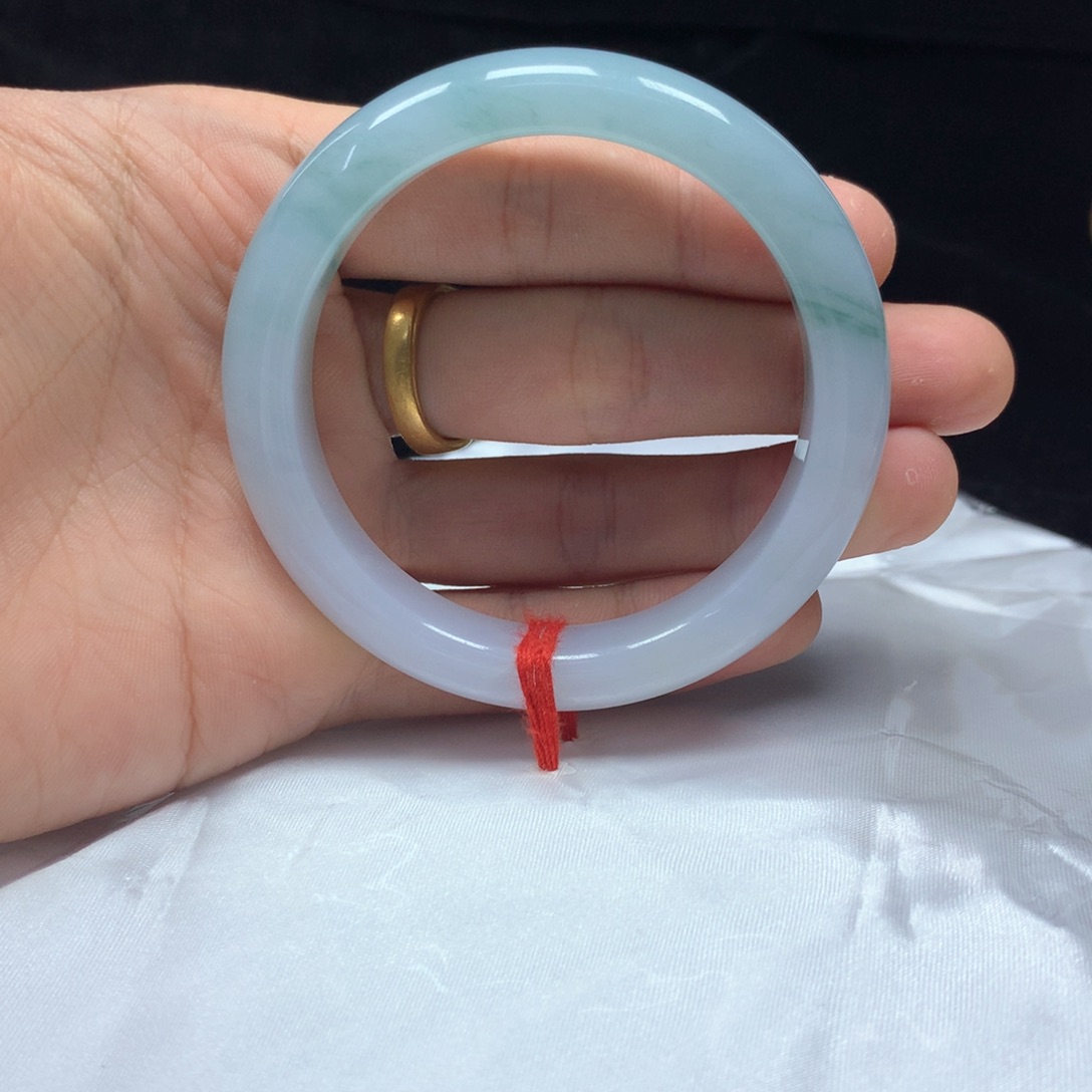 翡翠未镶嵌手镯（圆镯）53.6