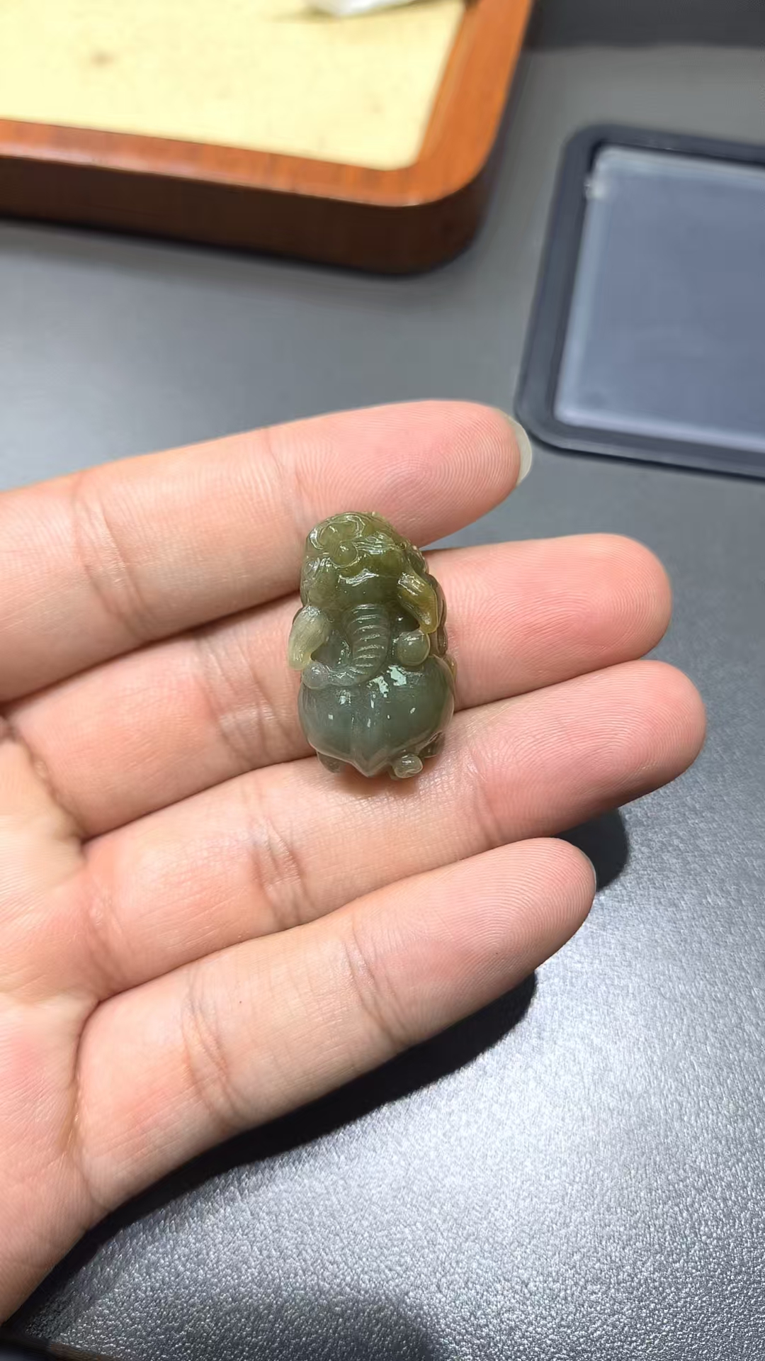 天然翡翠A货挂件225