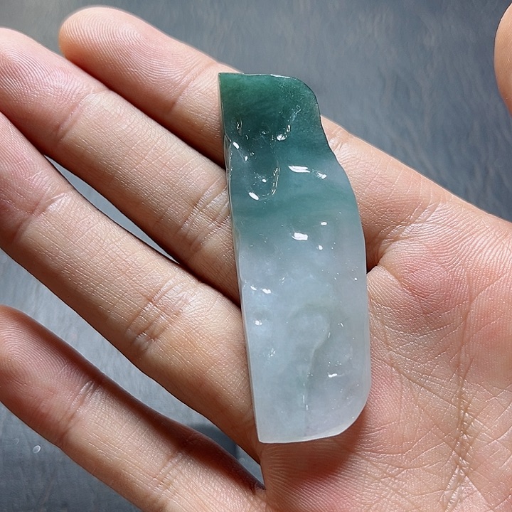 翡翠挂件未镶嵌翡翠