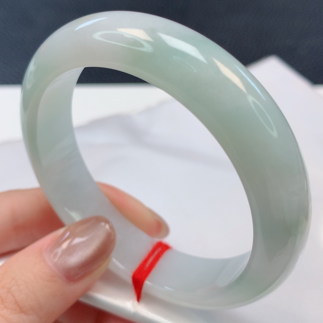 【闪购商品】翡翠手镯未镶嵌54圈