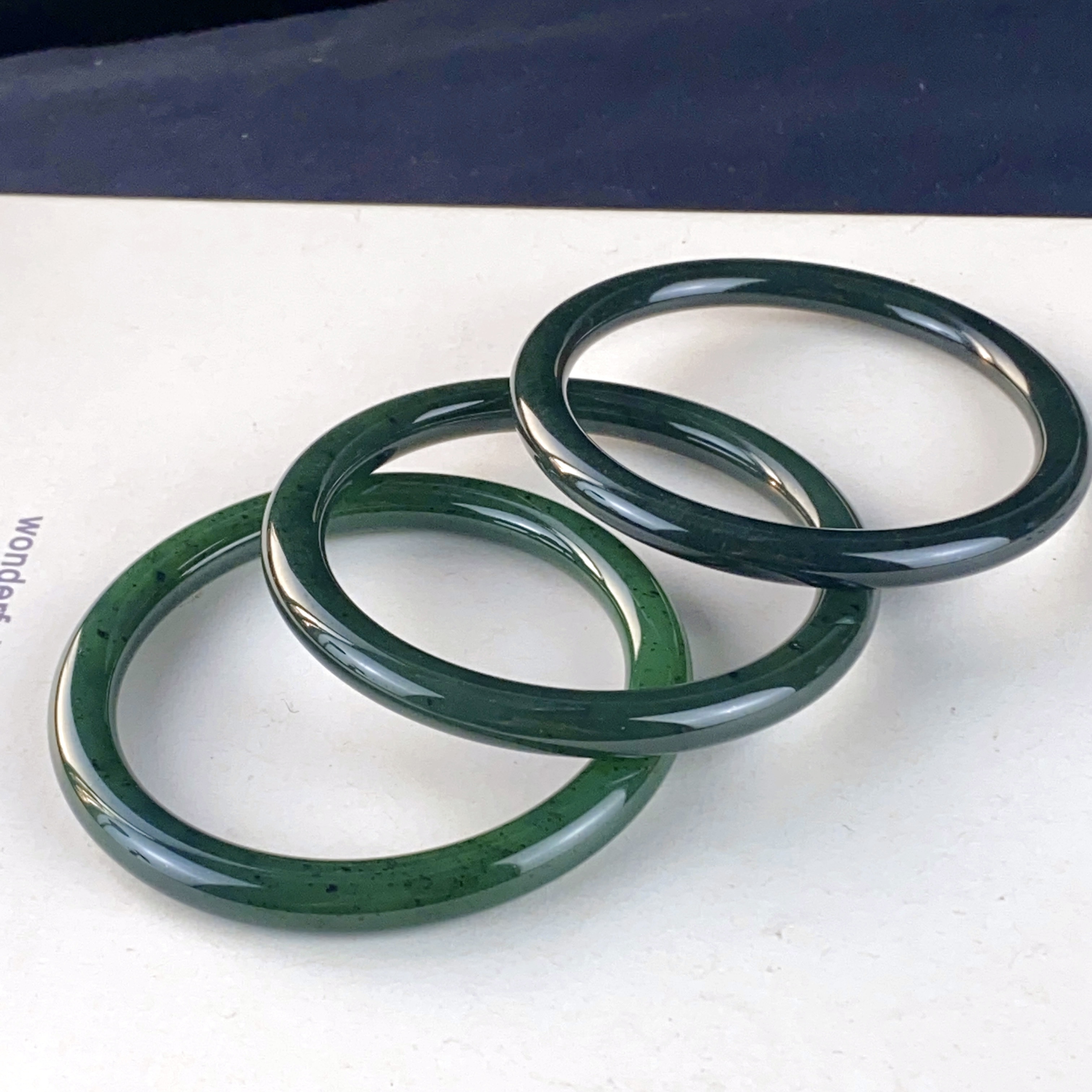 1888/ZY888-1159 和田玉轻奢百搭猕猴桃手镯/多样性发货/一件