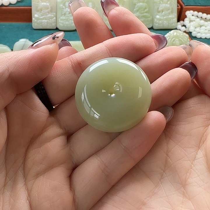 和田玉（糖玉）未镶嵌颈饰