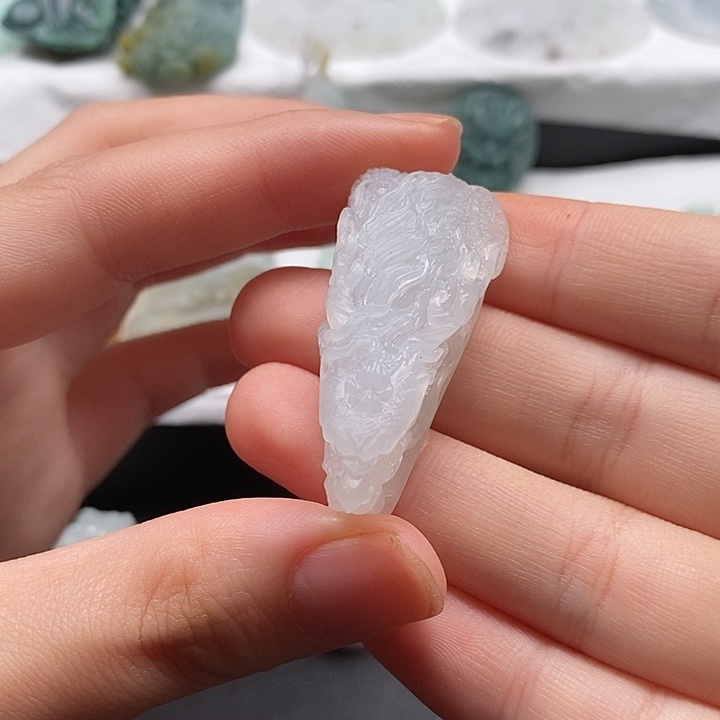 翡翠未镶嵌颈饰翡翠首饰