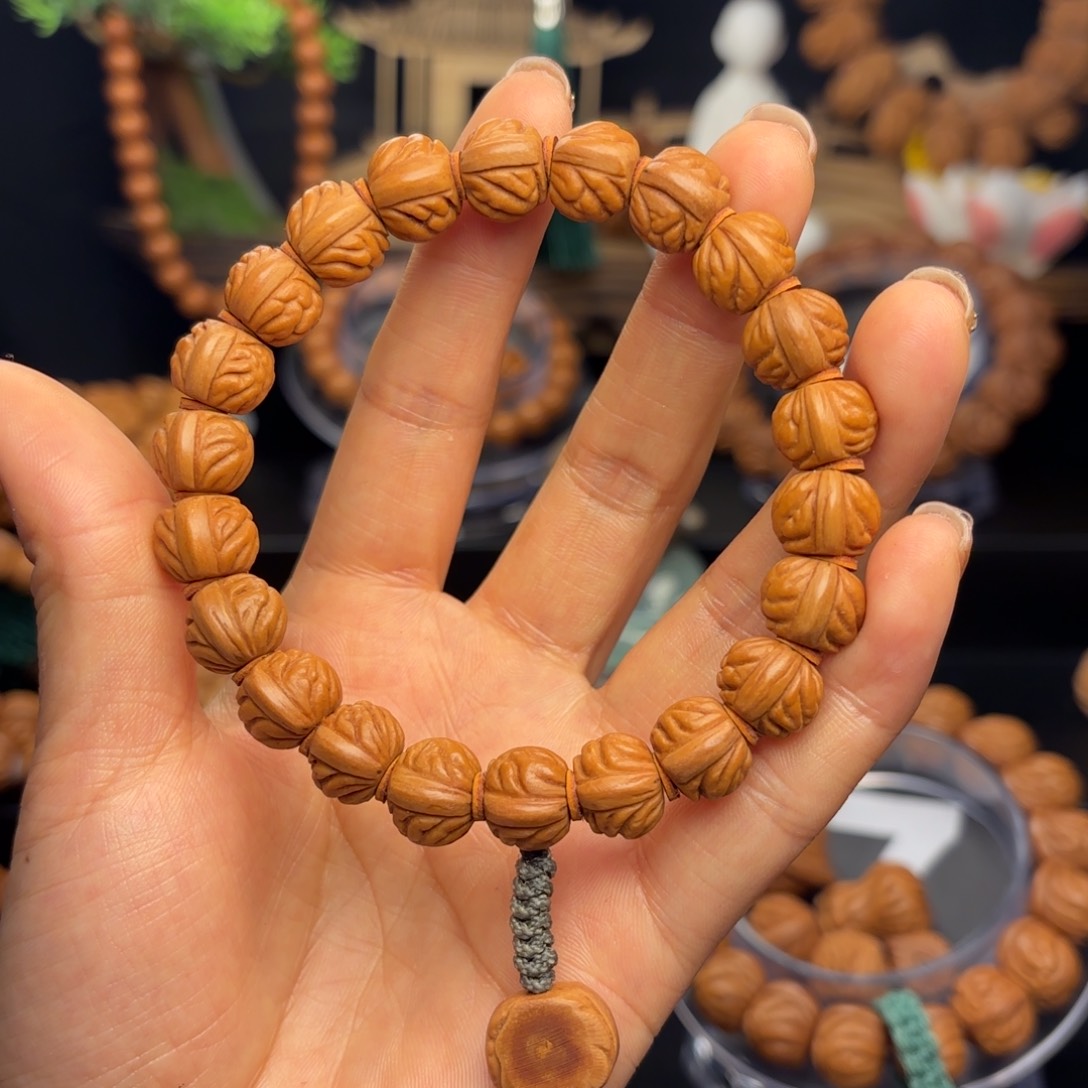 桃核吊坠给****间野生金蝉11尺寸