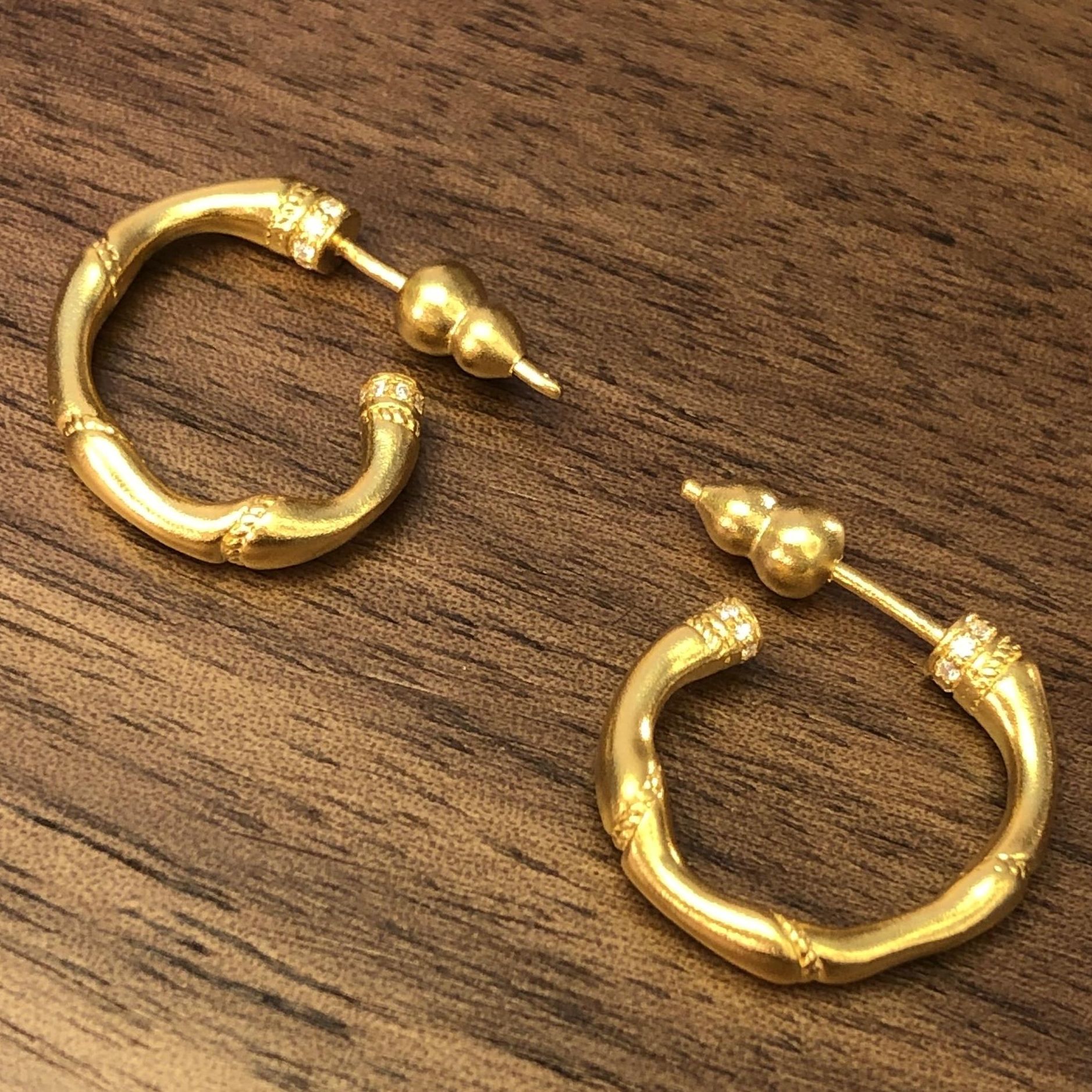 黄金999足金古法点钻镶嵌竹节葫芦耳钉